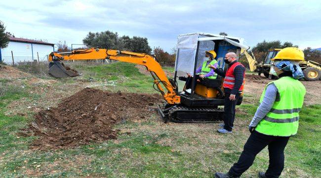 İzmir’de Kadınlar Her İşi Yapar