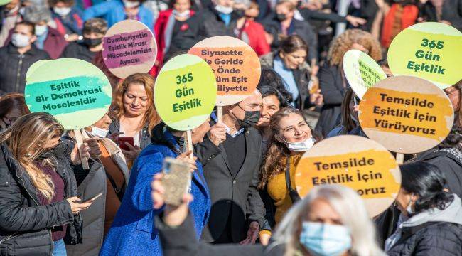 Soyer: “Cesur kadınlarsınız, yürüyün yanınızdayım”