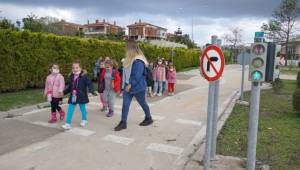 Çeşme'de Anaokulu Öğrencilerine Trafik Eğitimi