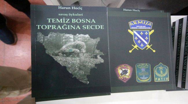 Harun Hociç Savaş Öyküleri Kitabını İzmir'de İmzaladı