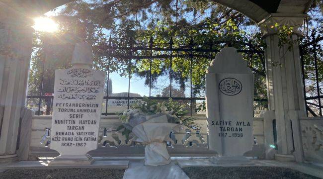 Türk Eğitim Vakfı, Bağışçısı Safiye Ayla Targan’ı Mezarları Başında Andı