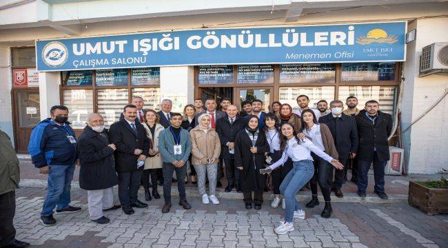 Başkan Soyer Umut Işığı Gönüllüleri Derneği’ni Ziyaret Etti