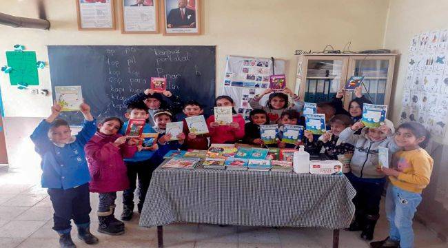 Buca'dan Yukarıgüney İlkokulu'na Kitap Yardımı