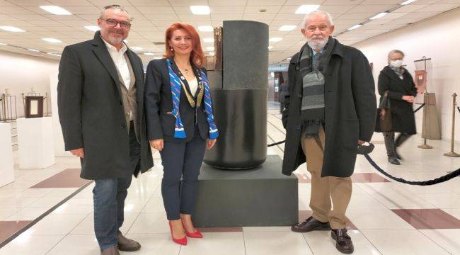 Rotary'den Dünyaca Ünlü Seramik Sanatçısı Tüzüm Kızılcan'a Ödül