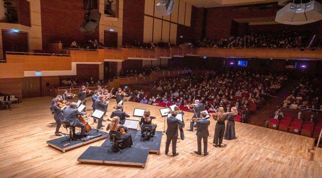 Ünlü Concertgebouw Oda Orkestrası İzmir'de!