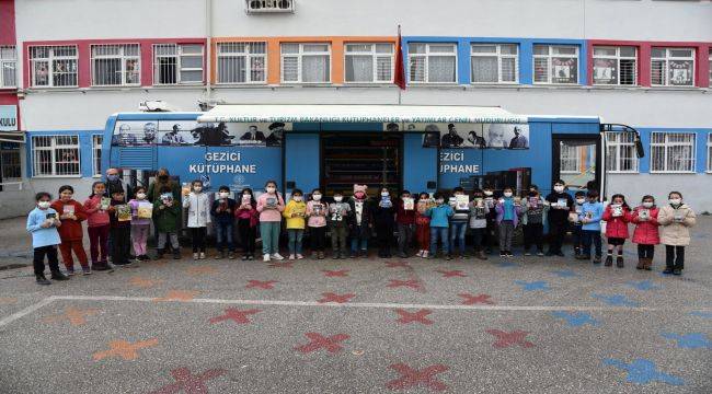 Gezici Kütüphane Yunusemre'de 60 Mahalleye Ulaştı