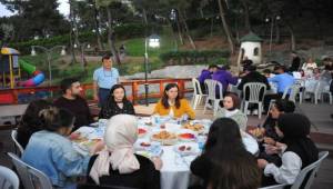 Başkan Çalkaya Üniversiteli Gençlerle iftarda buluştu