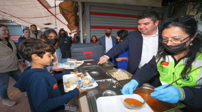 Buca’da 2 Bin Kişilik İftar Sofrası