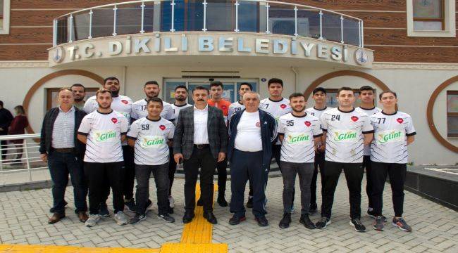 Dikili Belediyesi Hentbol Takımın'dan Büyük Başarı