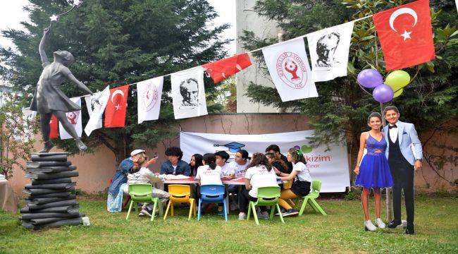Sayra ve Çınar Atatürk Kitaplığı’nda Anıldı