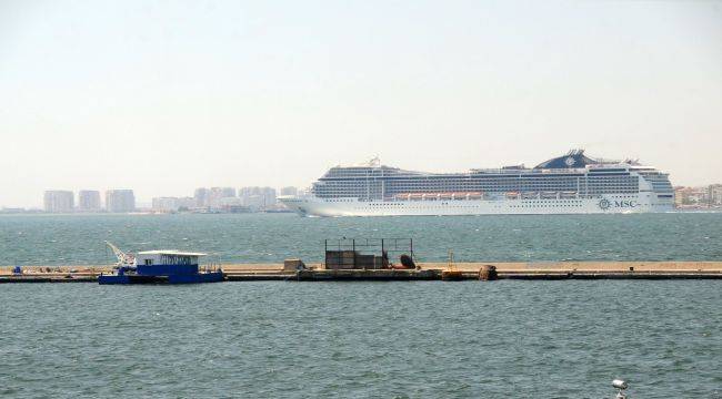 Yüzen otel İzmir Limanı’na demir atacak