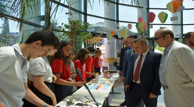 İzmir’in en büyük okul şenliği