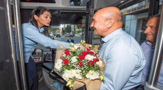 Soyer’den darp edilen kadın şoföre otobüsünde ziyaret 