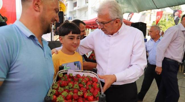 Çilek ve Barbunya Festivali ile şenlendi