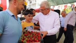 Çilek ve Barbunya Festivali ile şenlendi