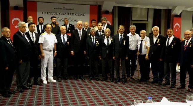 Kaymakam Aksoy'dan gazilere 101. yıl onur plaketi