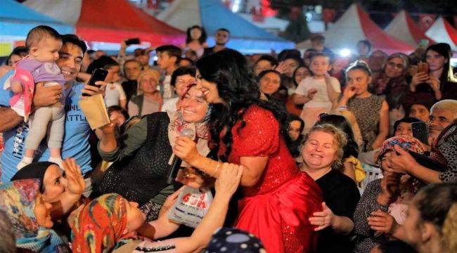 Kınık Hasat Festivali'nde Ankaralı Ayşe rüzgarı