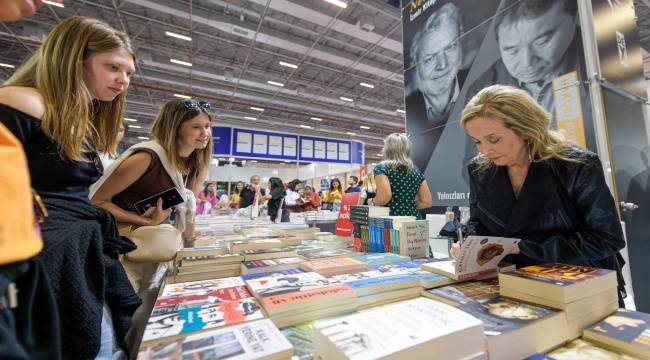 Kitap Fuarına vatandaşlar büyük ilgi gösterdi