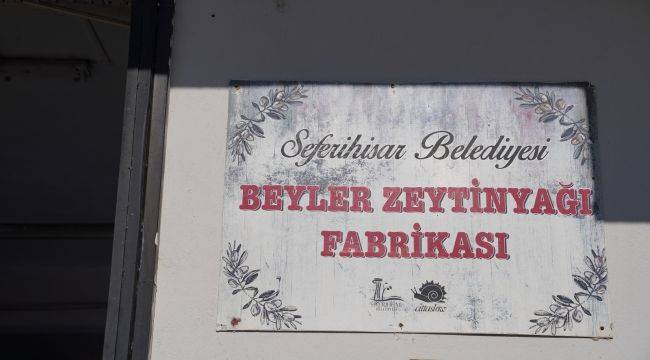 Seferihisar Belediyesi’nin zeytinyağı fabrikası sıkıma başladı