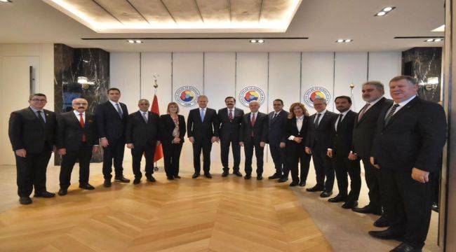 TOBB Başkanı Hisarcıklıoğlu: “İzmir’de imrenilecek bir birliktelik var”