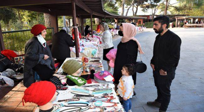 Yılbaşı hediyeleri Bornovalı kadınlardan  