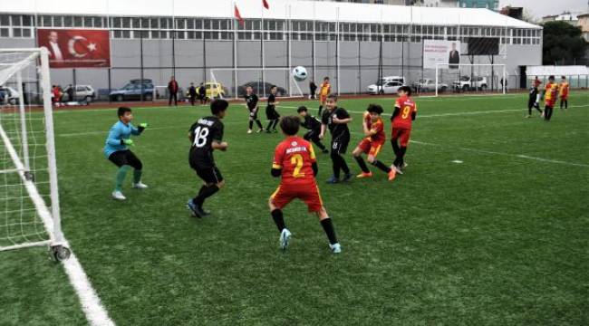 Bornovalı Çocuklar Sömestr Tatilinde Futbola Doydu