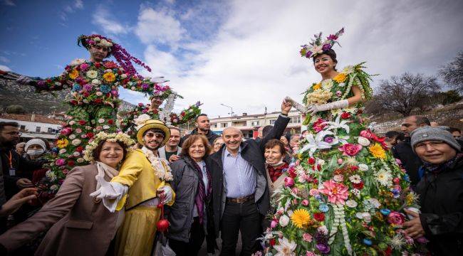 Nergis Festivali Karaburun'da Coşkuyla Kutlandı