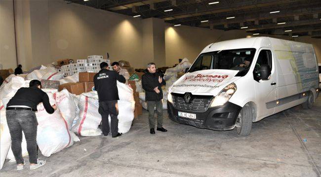 Bornova'dan ilk yardımlar yola çıktı