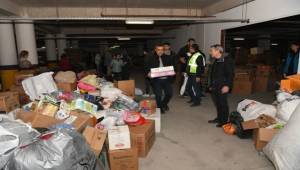 Bornova deprem yardımına devam ediyor