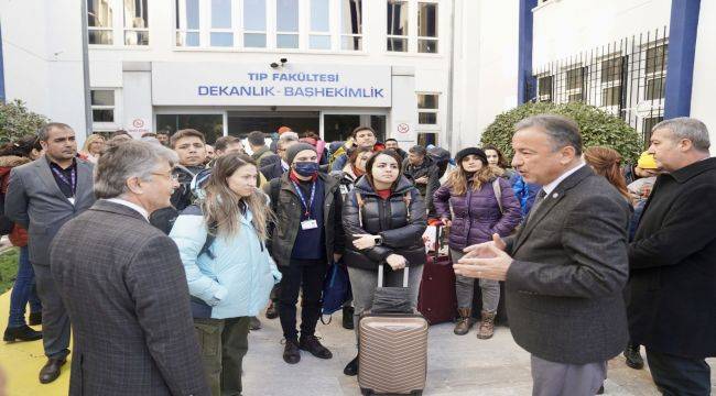 Ege Üniversitesi deprem bölgesine sağlık çalışanı desteğini sürdürüyor