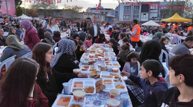 Kınık’tan Hamza Dağ’a İftarda Sevgi Seli