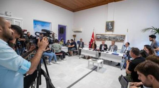 Başkan Soyer'den Balçova Arsa Mağdurları'na müjde