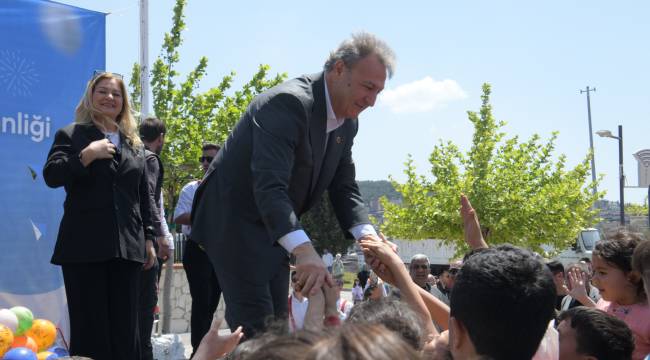 Bornova Çamkule’de gökyüzü uçurtmalarla renklendi