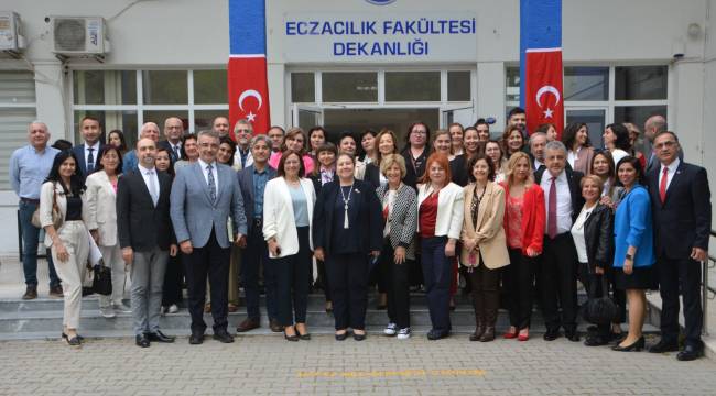 Prof. Dr. Yücel “Eczacılar, halka en yakın sağlık danışmanlarıdır”