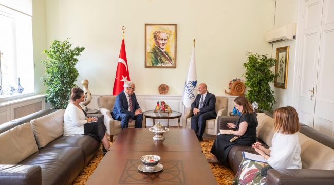 “İzmir'den güzel izler bırakarak ayrılacaksınız”