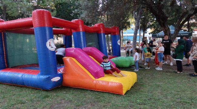 Bornova Belediyesi’nin ‘Gezici Eğlence Parkı’ Yola Çıktı