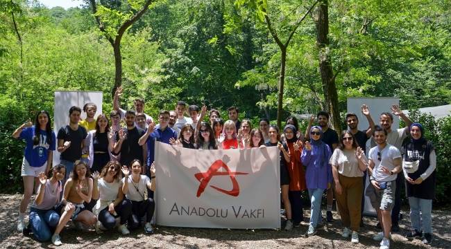 Anadolu Vakfı, Burs Programı ile gençlere destek vermeye devam ediyor