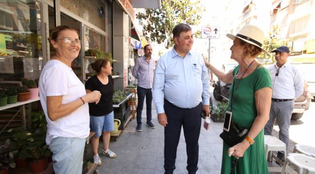 Başkan Tugay, daha sağlıklı bir kent yaşamı için Karşıyaka’yı adım adım geziyor