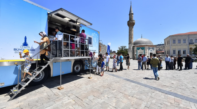 İzmir’de Muharrem ayında aşure dağıtımı başladı