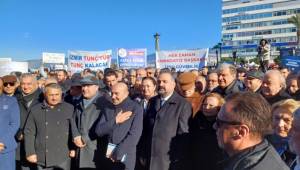 Cumhuriyet Meydanı’nda miting gibi İZSU töreni