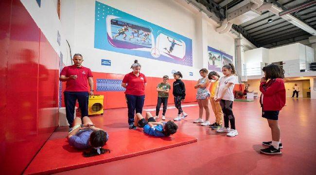 Karşıyaka’da Spora Yönlendirme Merkezi Yoğun İlgi Görüyor