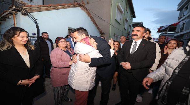 Doğduğu mahallede miting gibi buluşma