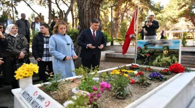 Başkan Tugay'dan resmi tören sitemi