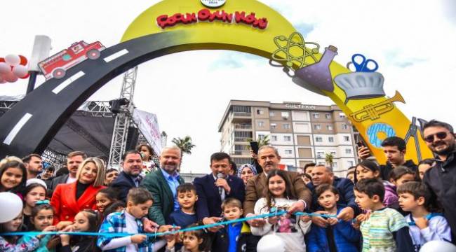 Türkiye’nin en büyük çocuk köyü, Menemen’de açıldı 