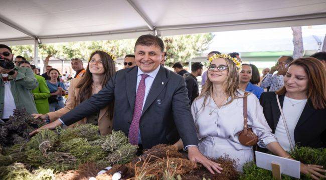 Başkan Tugay, Alaçatı Ot Festivali’nin açılışını yaptı