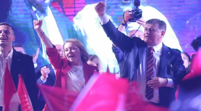 Mutlu’dan zafer konuşması: İktidara giden CHP’nin ayak sesleri!