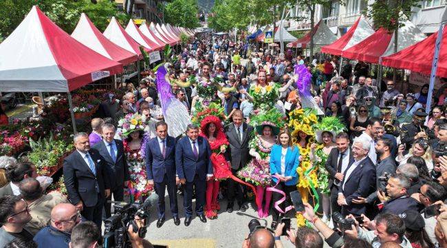 Bayındır Çiçek Festivali Coşkuyla Başladı