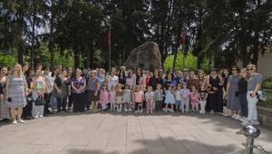  İzmirli annelere en özel kutlama