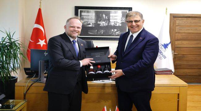  Kanada ve İzmir arasında kültürel ilişkiler gelişecek
