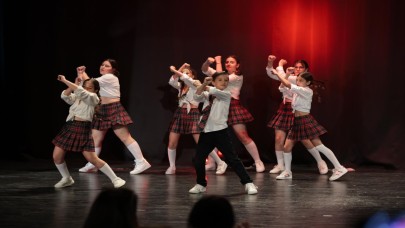 Konaklı Kursiyerlerden Müzik ve Dans Şöleni